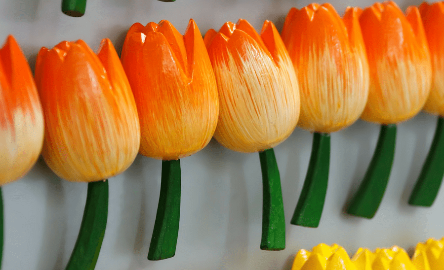 Kindern den Magnetismus durch Schulmagnete erklären und Kühlschrankmagnete basteln